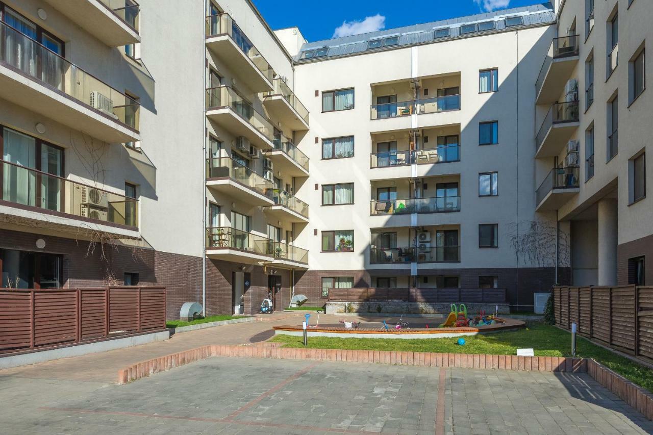 Urban Oasis Apartments With Parking Бухарест Экстерьер фото